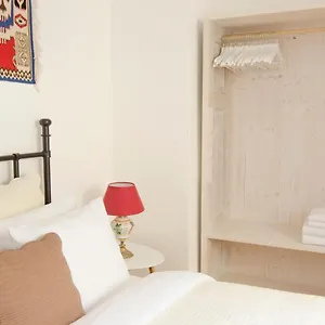 Wishlist Residences - Charles Bridge Karlova Prag