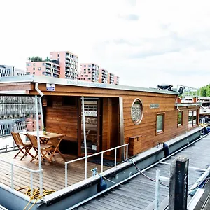 Houseboat Bonanza Prag