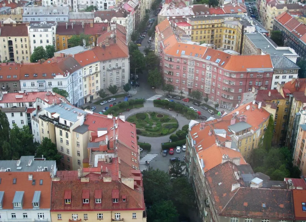 Cosy Apartment Under The Tower Prag